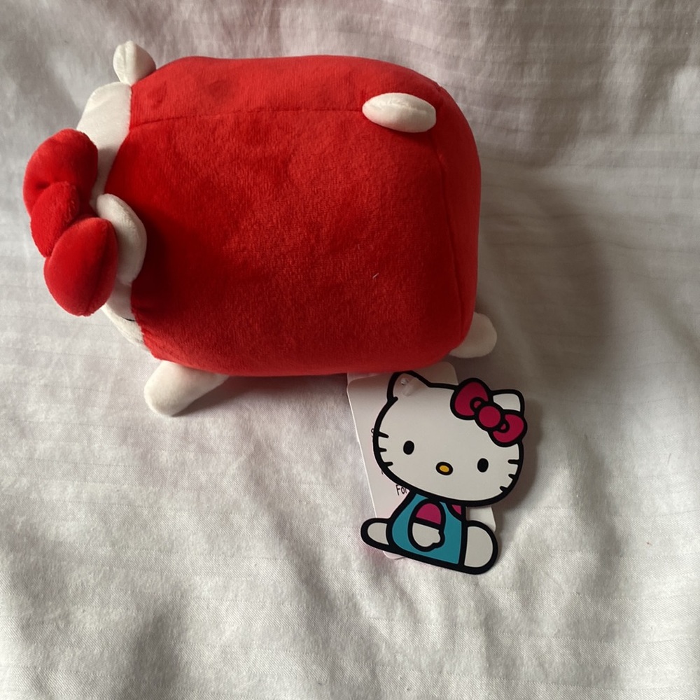 Hello Kitty Plush - Picture 3 of 4